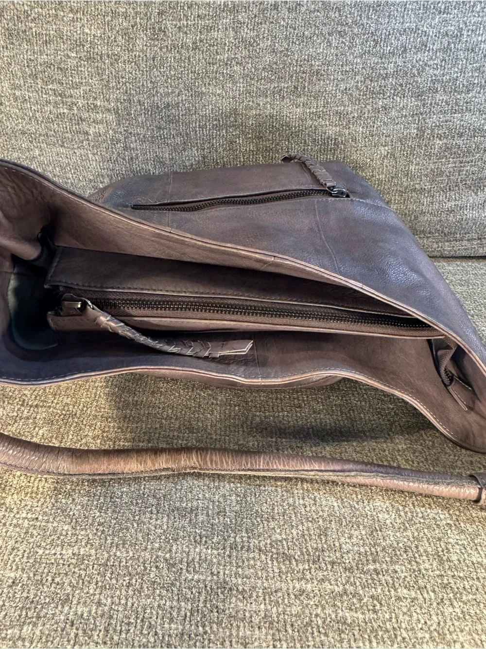 Day & Mood hobo bag crafted washed distressed leather taupe/grey shade - Picture 7 of 15